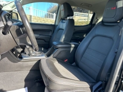 Used 2021  GMC Canyon 4WD Crew Cab 128" AT4 w&sol;Leather at Clutts Auto Sales near Hazard&comma; KY