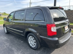 Used 2015 Chrysler Town & Country 4d Wagon Touring at Clutts Auto Sales near Hazard, KY