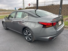 Used 2021  Nissan Altima 2&period;5 SL Sedan at Clutts Auto Sales near Hazard&comma; KY