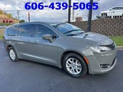 Used 2020  Chrysler Pacifica 4d Wagon Touring at Clutts Auto Sales near Hazard, KY