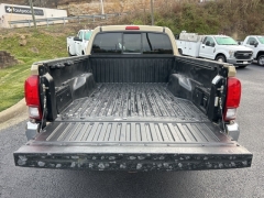 Used 2018  Toyota Tacoma 4WD Access Cab TRD Off-Road at Clutts Auto Sales near Hazard, KY