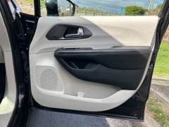 Used 2020  Chrysler Pacifica 4d Wagon Touring at Clutts Auto Sales near Hazard, KY