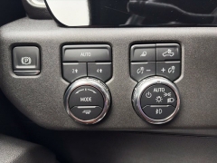 Used 2025  GMC Sierra 1500 4WD Crew Cab 147" SLT at Clutts Auto Sales near Hazard&comma; KY