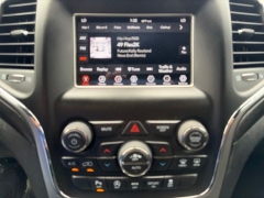 Used 2018  Jeep Grand Cherokee 4d SUV 4WD Laredo E at Clutts Auto Sales near Hazard&comma; KY
