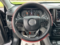 Used 2019  Jeep Cherokee 4d SUV 4WD Trailhawk 3.2L at Clutts Auto Sales near Hazard, KY