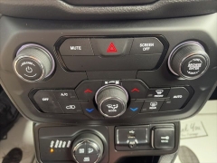 Used 2019  Jeep Renegade 4d SUV 4WD Trailhawk at Clutts Auto Sales near Hazard&comma; KY