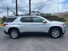 Used 2021 Chevrolet Traverse AWD 4dr LT Cloth w/1LT at Clutts Auto Sales near Hazard, KY
