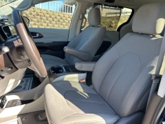 Used 2020  Chrysler Pacifica 4d Wagon Touring at Clutts Auto Sales near Hazard&comma; KY