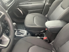 Used 2023  Jeep Renegade Latitude 4x4 at Raceway Motors near Lufkin&comma; TX