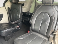 Used 2020  Chrysler Pacifica 4d Wagon Touring L at Raceway Motors near Lufkin&comma; TX