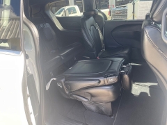 Used 2025  Chrysler Pacifica Select FWD at Raceway Motors near Lufkin&comma; TX