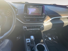 Used 2024  Nissan Altima 2.5 SV Sedan at Raceway Motors near Lufkin, TX