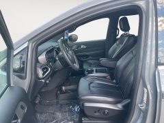 Used 2025  Chrysler Pacifica Select FWD at Raceway Motors near Lufkin&comma; TX