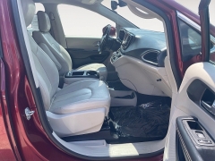 Used 2021  Chrysler Pacifica Touring L FWD at Raceway Motors near Lufkin&comma; TX