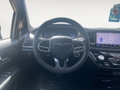 Used 2025  Chrysler Pacifica Select FWD at Raceway Motors near Lufkin&comma; TX