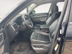 Used 2022  Volkswagen Atlas 3&period;6L V6 SE w&sol;Technology 4MOTION at Raceway Motors near Lufkin&comma; TX