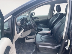 Used 2023  Chrysler Pacifica Touring L FWD at Raceway Motors near Lufkin&comma; TX
