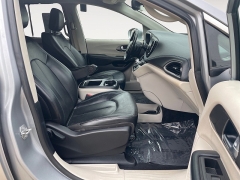 Used 2021  Chrysler Pacifica Touring L FWD at Raceway Motors near Lufkin&comma; TX