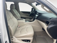 Used 2019  Cadillac Escalade 4d SUV RWD Luxury at Raceway Motors near Lufkin&comma; TX