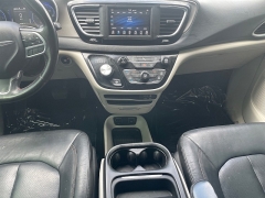 Used 2020  Chrysler Pacifica 4d Wagon Touring L at Raceway Motors near Lufkin&comma; TX
