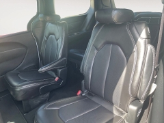 Used 2025  Chrysler Pacifica Select FWD at Raceway Motors near Lufkin&comma; TX