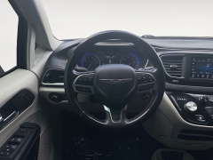Used 2020  Chrysler Pacifica 4d Wagon Touring L at Raceway Motors near Lufkin&comma; TX