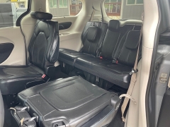 Used 2021  Chrysler Pacifica Touring L FWD at Raceway Motors near Lufkin&comma; TX