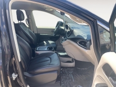 Used 2024  Chrysler Pacifica Touring L FWD at Raceway Motors near Lufkin&comma; TX