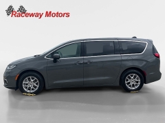 Used 2023  Chrysler Pacifica Touring L FWD at Raceway Motors near Lufkin&comma; TX