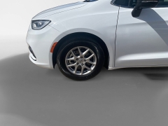 Used 2025  Chrysler Pacifica Select FWD at Raceway Motors near Lufkin&comma; TX