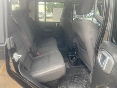 Used 2022  Jeep Gladiator Altitude 4x4 at Raceway Motors near Lufkin&comma; TX