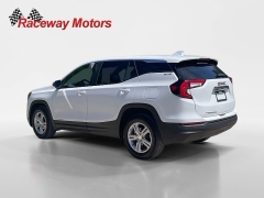 Used 2024  GMC Terrain FWD 4dr SLE at Raceway Motors near Lufkin&comma; TX