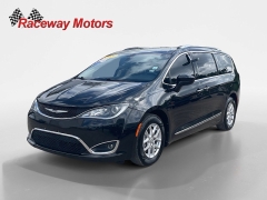 Used 2020  Chrysler Pacifica 4d Wagon Touring L at Raceway Motors near Lufkin&comma; TX