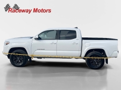 Used 2021  Toyota Tacoma 4WD SR5 Double Cab 5ft Bed V6 AT at Raceway Motors near Lufkin&comma; TX