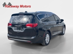 Used 2020  Chrysler Pacifica 4d Wagon Touring L at Raceway Motors near Lufkin&comma; TX