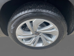 Used 2022  Volkswagen Atlas 3&period;6L V6 SE w&sol;Technology 4MOTION at Raceway Motors near Lufkin&comma; TX