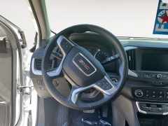 Used 2024  GMC Terrain FWD 4dr SLE at Raceway Motors near Lufkin&comma; TX