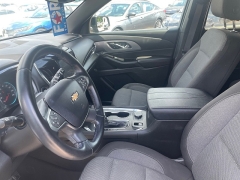 Used 2023  Chevrolet Traverse FWD 4dr LT Cloth w&sol;1LT at Raceway Motors near Lufkin&comma; TX
