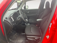 Used 2023  Jeep Renegade Latitude 4x4 at Raceway Motors near Lufkin&comma; TX