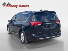 Used 2020  Chrysler Pacifica 4d Wagon Touring L at Raceway Motors near Lufkin&comma; TX