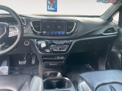 Used 2025  Chrysler Pacifica Select FWD at Raceway Motors near Lufkin&comma; TX