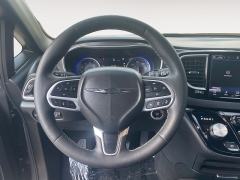 Used 2025  Chrysler Pacifica Select FWD at Raceway Motors near Lufkin&comma; TX