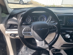 Used 2020  Chrysler Pacifica 4d Wagon Touring L at Raceway Motors near Lufkin&comma; TX