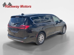 Used 2024  Chrysler Pacifica Touring L FWD at Raceway Motors near Lufkin&comma; TX