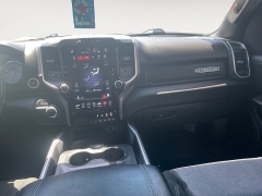 Used 2020  Ram 1500 2WD Crew Cab Big Horn at Raceway Motors near Lufkin&comma; TX