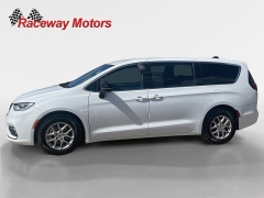 Used 2025  Chrysler Pacifica Select FWD at Raceway Motors near Lufkin&comma; TX