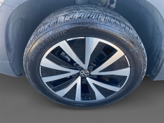 Used 2023  Volkswagen Taos SE 4MOTION at Raceway Motors near Lufkin, TX