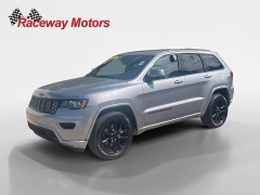 Used 2021  Jeep Grand Cherokee Laredo X 4x4 at Raceway Motors near Lufkin&comma; TX