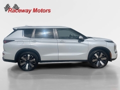 Used 2025  Mitsubishi Outlander SE FWD at Raceway Motors near Lufkin&comma; TX
