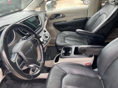 Used 2021  Chrysler Pacifica Touring L FWD at Raceway Motors near Lufkin&comma; TX